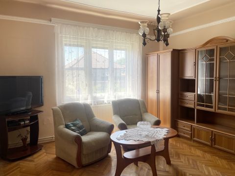 Eladó Ház 2700 Cegléd 