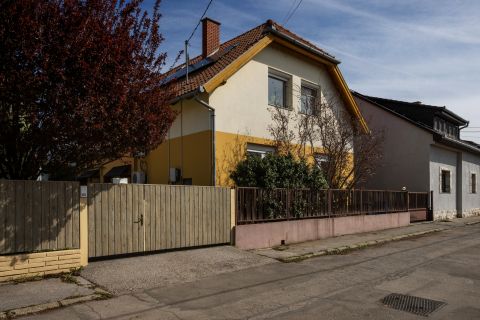 Eladó Ház 7634 Pécs , Kovácstelepen családi ház eladó