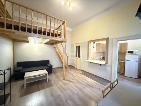 Eladó Lakás 1088 Budapest 8. kerület New York Cafe szomszédságában, azonnal költözhető