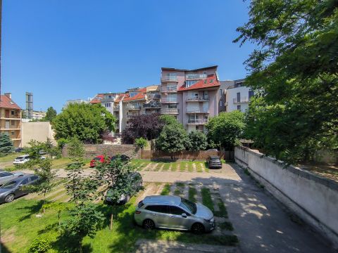 Eladó Lakás 1135 Budapest 13. kerület ,  BÉKE TÉRNÉL, KOCSI BEÁLLÓVAL, 2 SZOBÁS 2. EMELETI