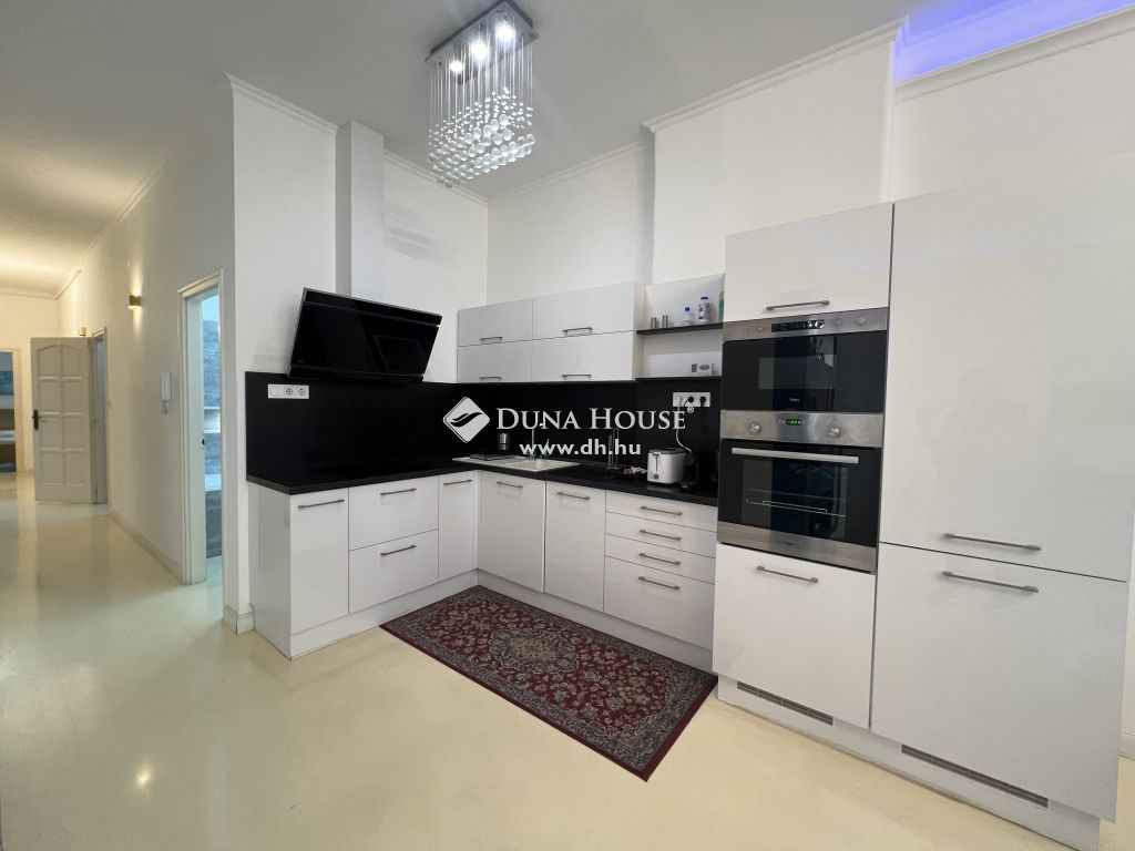 For sale Flat Budapest VI. kerület, 