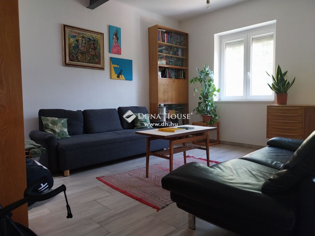 1115 Budapest 11. kerület , Etele Páza közelében, kertvárosi környezetben. — 1/49
