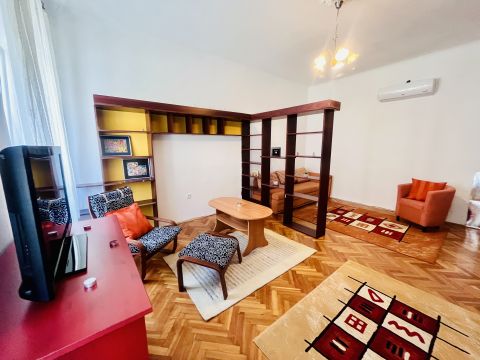 Eladó Lakás 1145 Budapest 14. kerület , Szugló utcában CSENDES, jó állapotú, 40 nm-es lakás