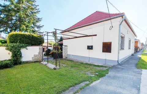 Eladó Ház 8852 Zákány , Zákányban felújított egyedi ház gyönyörű telekkel! 