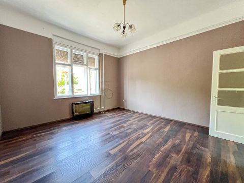 Eladó Lakás 1203 Budapest 20. kerület , Felújított galériázható garzon, szigetelt társasházból