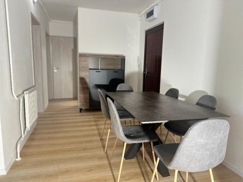 Eladó Lakás 1048 Budapest 4. kerület , 1048 Budapest 4, Farkaserdő