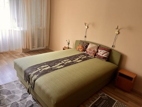 Kiadó Lakás 7633 Pécs Liftes-tégla-kiserkélyes-kiadó lakás-Esztergár!