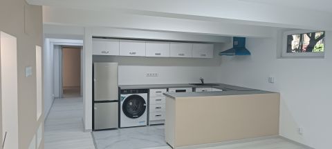 Eladó Lakás 1131 Budapest 13. kerület Zöldövezet*** Teljeskörűen felújított*** Azonnal költözhető