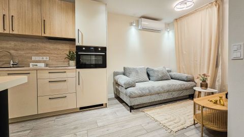 Eladó Lakás 1085 Budapest 8. kerület , RÁKÓCZI téri saroképületben - DUPLEX stúdió !