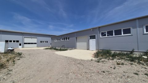 Eladó Ipari 6000 Kecskemét , 1656nm új csarnoképület 13305nm iperi telken, 40% beépíthető