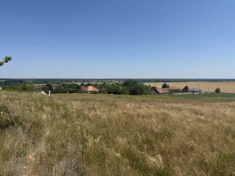 Eladó Telek 8142 Úrhida  Kiváló lehetőség! Kiváló ajánlat! Kiváló befektetés!!