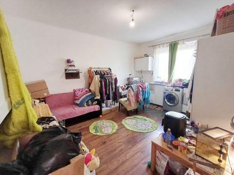 Eladó Lakás 1107 Budapest 10. kerület 10.ker,Pöttyös utcától 2 percre,29 nm-es lakás