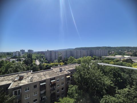 Eladó Lakás 1039 Budapest 3. kerület Frissen felújított panorámás 1+2 félszobás lakás Eladó 3.ker