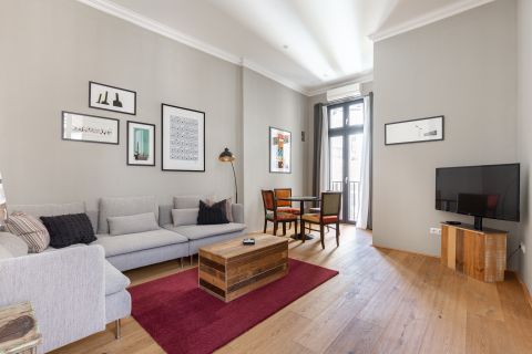 Eladó Lakás 1061 Budapest 6. kerület , Belvárosi ingatlan az Andrássy út, Erzsébet tér és Opera köz