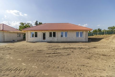 Eladó Ház 8000 Székesfehérvár 