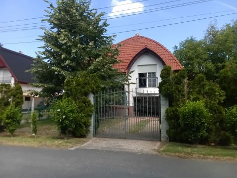 Eladó Ház 8646 Balatonfenyves Balatonfenyves Bocskai Tér 1