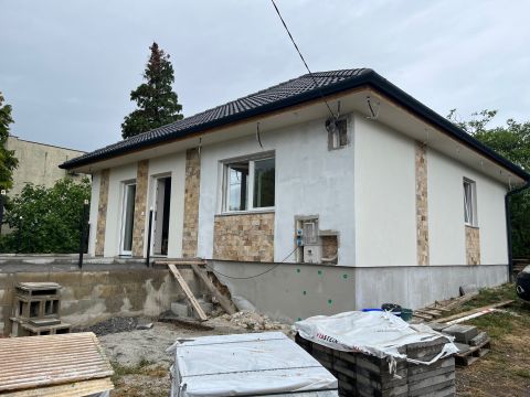 Eladó Ház 8314 Vonyarcvashegy Főút és a Balaton között elhelyezkedő