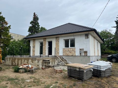 Eladó Ház 8314 Vonyarcvashegy , Főút és a Balaton között elhelyezkedő