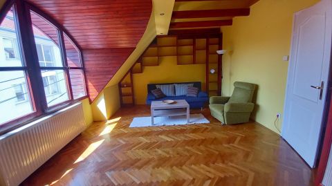 Kiadó Lakás 7624 Pécs 