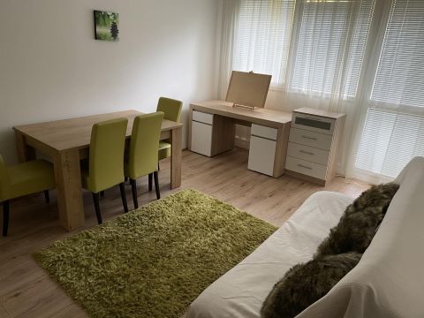 Kiadó Lakás 7624 Pécs , Egyetemváros szívében lakás KIADÓ!
