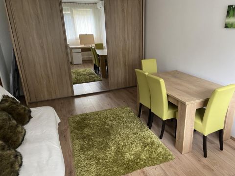 Kiadó Lakás 7624 Pécs Egyetemváros szívében lakás KIADÓ!