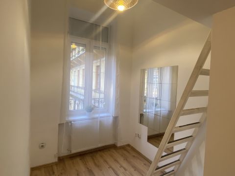 Kiadó Lakás 1067 Budapest 6. kerület OKTOGON közelében kiadó apartman