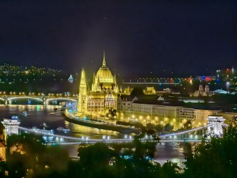 Eladó Lakás 1016 Budapest 1. kerület 