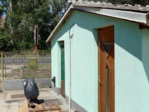 Eladó Ház 6000 Kecskemét KETTŐ LAKÁS EGY TELKEN 