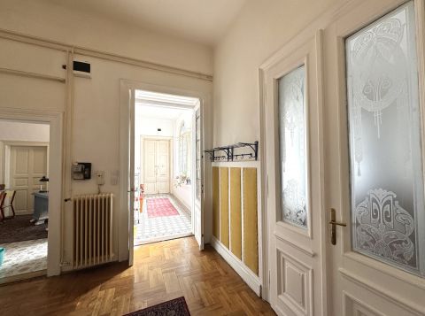 Eladó Lakás 1084 Budapest 8. kerület Erkélyes, nagypolgári lakás a József körúttól két lépésre