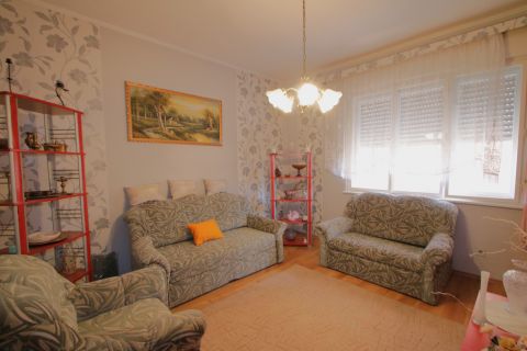 Eladó Lakás 9700 Szombathely , Kámon csendes utcájában