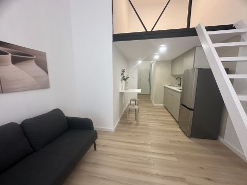 Eladó Lakás 1083 Budapest 8. kerület , Kompakt studió lakás berendezéssel eladó! Kiadásra kész!