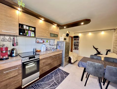 Eladó Lakás 1117 Budapest 11. kerület , Egyedi átalakítású, felújított lakás a Fehérvári úton