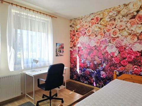Kiadó Lakás 7622 Pécs , Jogi és közgazdasági kar mellett 2 szobás bútorozott lakás