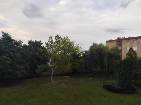 Eladó Lakás 9400 Sopron Erzsébet Kertnél  I. emeleti erkélyes kétszobás ....