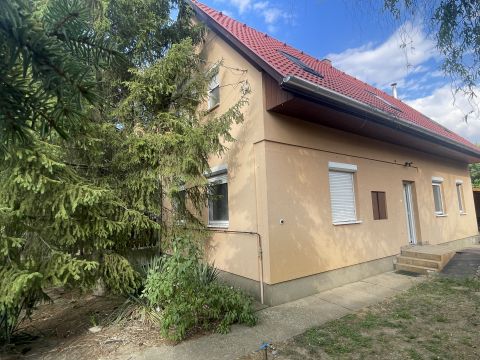 Eladó Ház 6000 Kecskemét , Kadafalván 2 szintes HÁZ ELADÓ kedvező áron! 