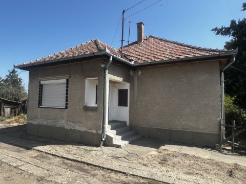 Eladó Ház 7013 Cece , központ közelében