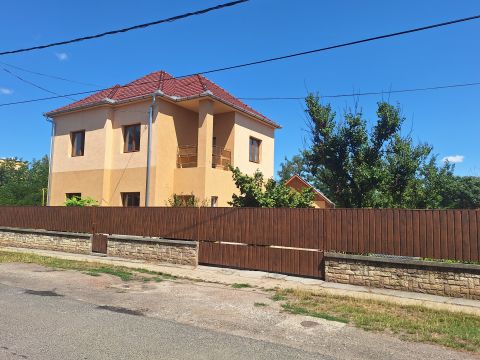 Eladó Ház 5430 Tiszaföldvár , Hunyadi út