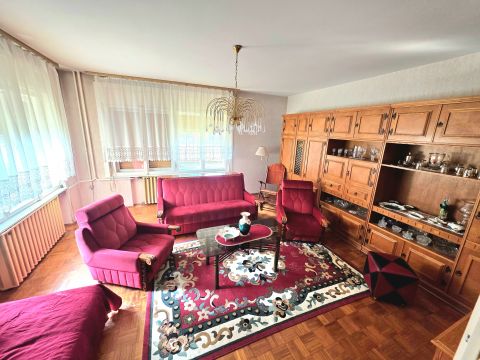 Eladó Ház 2721 Pilis , Központ, család. lehetőség !