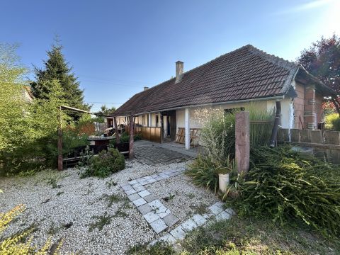 Eladó Ház 6430 Bácsalmás , Nyugodt, forgalomtól mentes rész