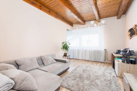Eladó Ház 2944 Bana , Községháza közelében