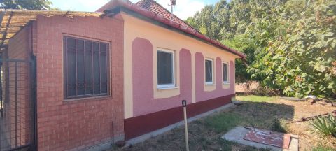 Eladó Ház 2700 Cegléd Cegléd Ugyer 