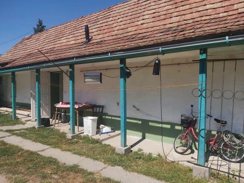 Eladó Ház 2319 Szigetújfalu Csendes helyen,közel a központhoz