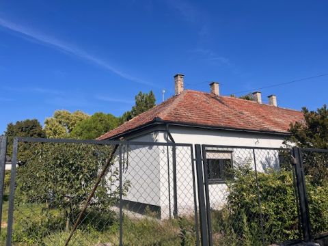 Eladó Ház 6344 Hajós , Eladó Hajóson a Deák Ferenc utcában egy 90 nm családiház!