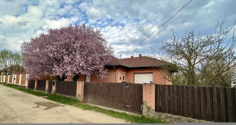 Eladó Ház 2600 Vác 