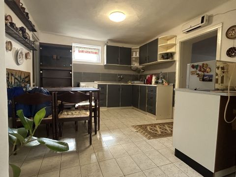 Eladó Ház 8144 Sárkeszi , Csendes utcában