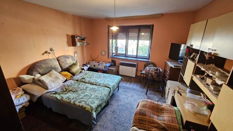 Eladó Ház 8151 Szabadbattyán , Központhoz közel