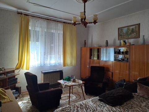 Eladó Ház 5100 Jászberény Margit sziget közelében
