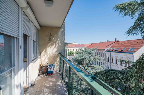 Eladó Lakás 8300 Tapolca 