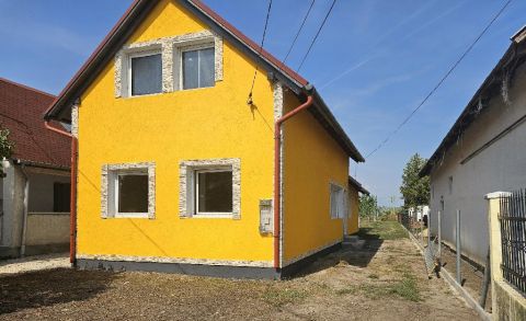 Eladó Ház 2483 Gárdony , 2483 Gárdony, Dinnyés