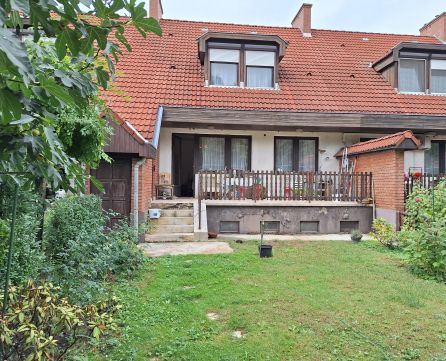 Eladó Ház 6000 Kecskemét , HOLLANDFALUBAN SORHÁZ RÖVID ÁTADÁSSAL